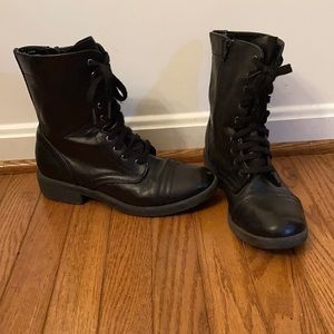 Women’s 9.5 Black boots